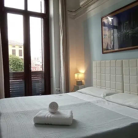 Onlyrooms Iii - Piazza Jenne Pensión