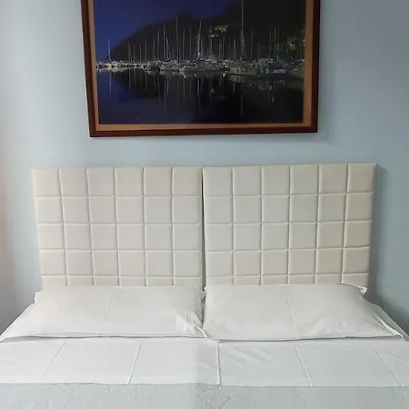 Onlyrooms Iii - Piazza Jenne Pensión Cagliari