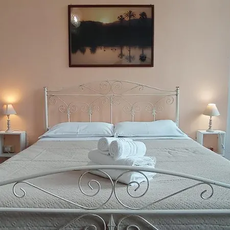 Onlyrooms Iii - Piazza Jenne * Cagliari