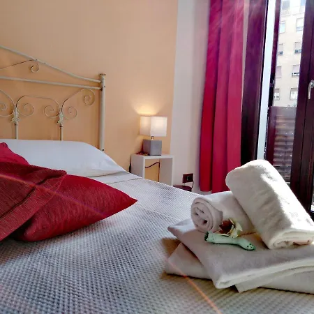 Onlyrooms Iii - Piazza Jenne Guest house Cagliari